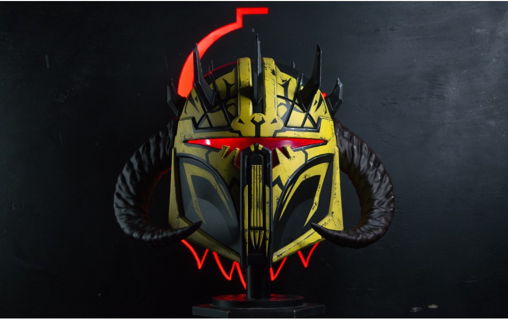 Custom Savage Mandalorian Helmet with Horn